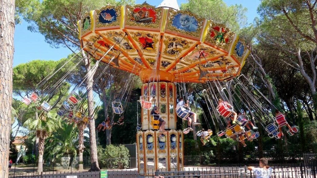 Giostra Flying Swing al Parco Divertimenti Cavallino Matto