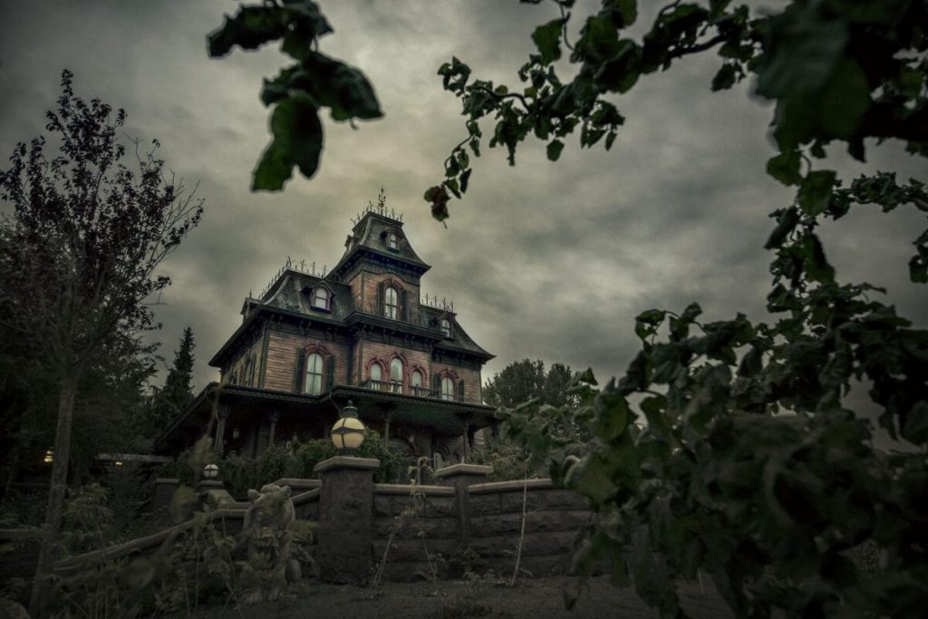 Attrazione Phanton Manor durante il periodo di Hallowen
