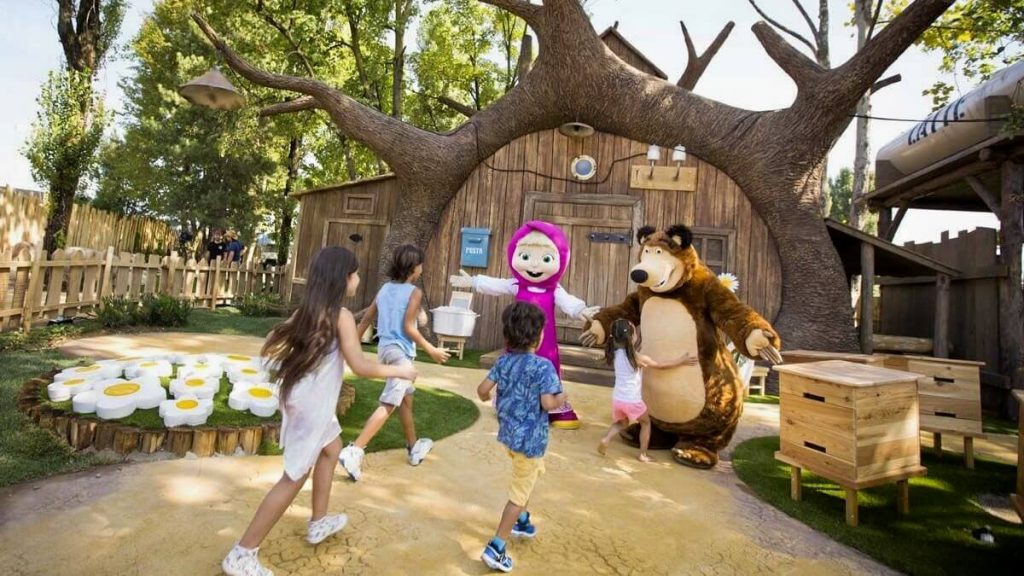 Bambini incontrano Masha e Orso a Leolandia Park