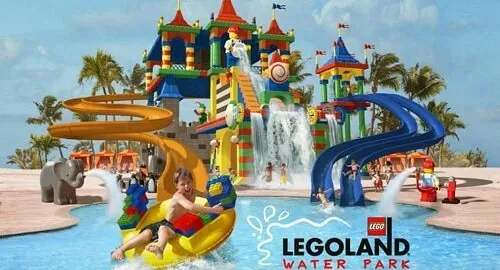 Playground per bambini al parco acquatico Legoland di Gardaland Resort