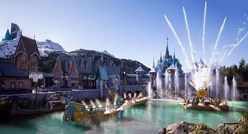 Vista panoramica dell'area a tema Frozen di Disneyland Paris