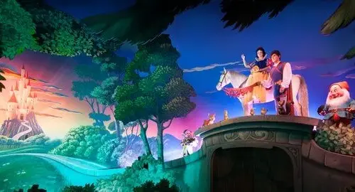 Una scena della dark ride dedicata a Biancaneve e i 7 Nani di Disneyland Paris