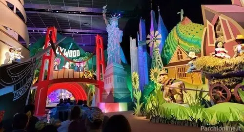Una scena della dark ride It's a Small World di Disneyland Paris
