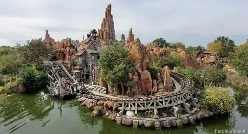 Vista del treno della miniera di Disneyland Paris