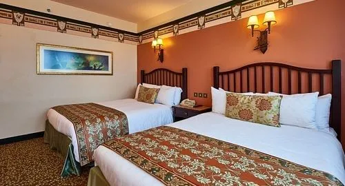 Foto dell'albergo dentro Eurodisney ispirato ad un lodge del Montana