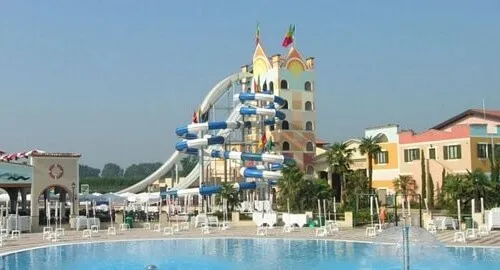 Scivoli del parco acquatico Le Vele