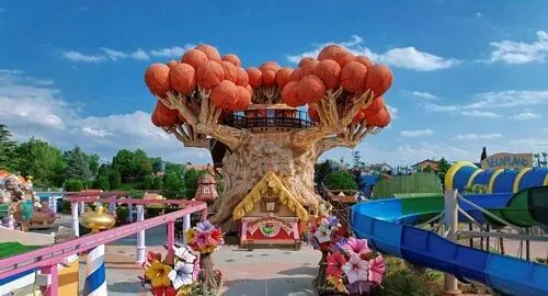 L'Albero di Prezzemolo nell'area per bambini di Gardaland Park denominata Fantasy Kingdom