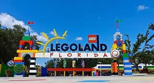 Portale d'ingresso al parco Legoland Florida vicino Orlando