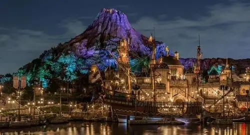 Vista di Fortress Exploration al parco Tokio DisneySea