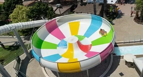 Scivolo trottola dell'Acquapark Hydromania di Roma
