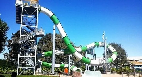 Dual Loop, uno degli scivoli pi&ugrave; adrenalinici del parco acquatico Ondaland