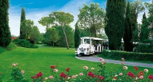 Trenino per visitare il Parco Giardino Sigurt&agrave; Valeggio sul Mincio